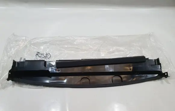 Nissan Qashqai Intercooler air guide/duct channel 215794EA0A