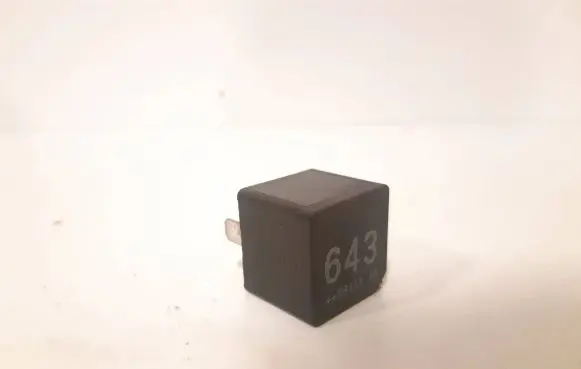 Audi A6 S6 C6 4F Other relay 8K0951253 V23136B6X72