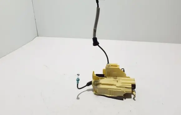 Volvo S60 Rear door lock 32131415