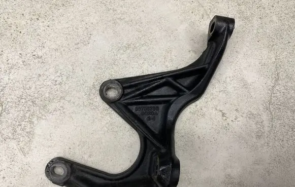 Volvo XC90 Front differential bracket 30735708 BQ2DA