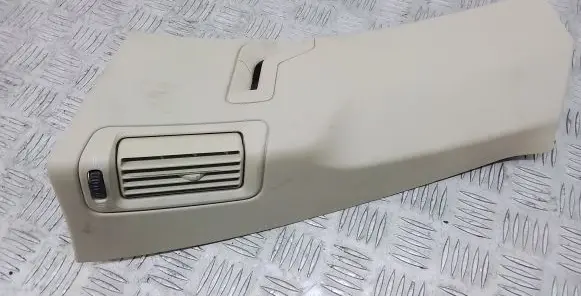 Volvo XC90 (C) pillar trim