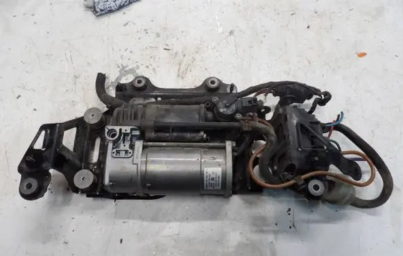 Audi A8 S8 D4 4H Air suspension compressor/pump 4H0616005C 004170100