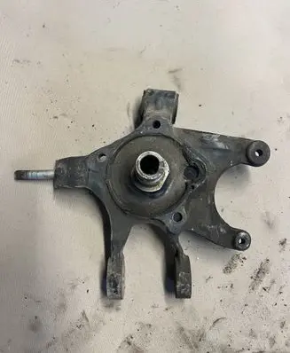 Peugeot 607 Rear wheel hub spindle/knuckle 