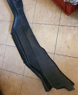 Audi A6 S6 C4 4A Wiper trim 4A1819403B
