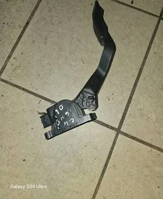 Citroen C4 I Accelerator throttle pedal 9680565880 0E0755041