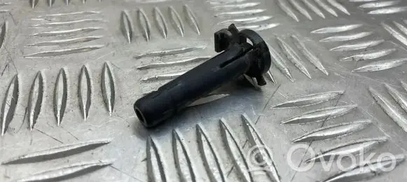 Audi Q5 SQ5 Radiator mount bracket 001506A
