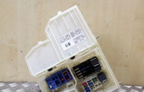 Land Rover Freelander 2 - LR2 Fuse box set 6G9T14C507GC
