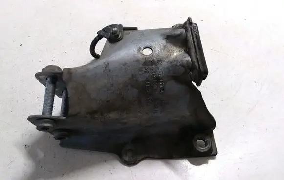 Audi A4 S4 B8 8K Engine mounting bracket 8K0399059A 8K0399059C