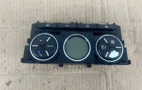 Citroen DS3 Climate control unit 96753994XT