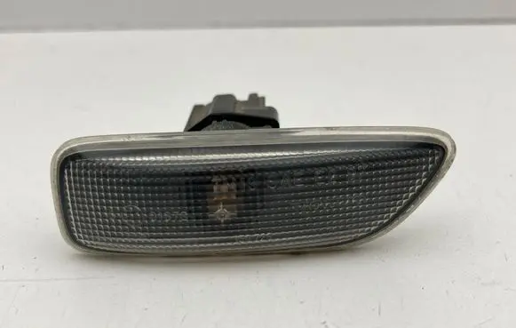 Volvo V70 Front fender indicator light 30722642