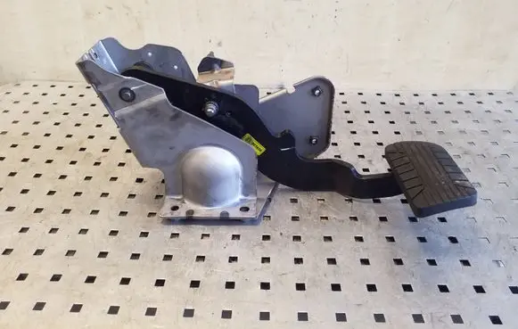 Chevrolet Captiva Brake pedal