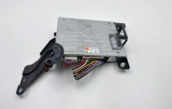 Toyota C-HR I Sound amplifier 86280F4010 10R048377 2763478
