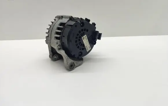 BMW 5 F10 F11 Generator/alternator 8515754 8515754AI01 2613702A