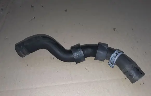 Seat Ibiza IV (6J,6P) Engine coolant pipe/hose 00384932