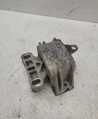 Volkswagen Golf IV Engine mount bracket 1J0199555