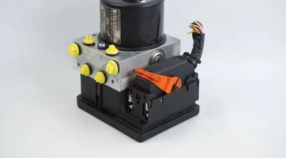Toyota Yaris ABS Pump 445400D011 895410D030