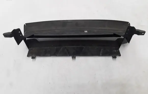 Volvo C70 Intercooler air channel guide 