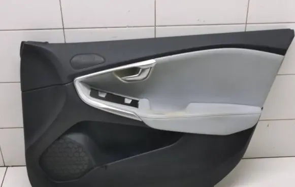 Volvo V40 Front door card panel trim 1319933 01303816 39815600