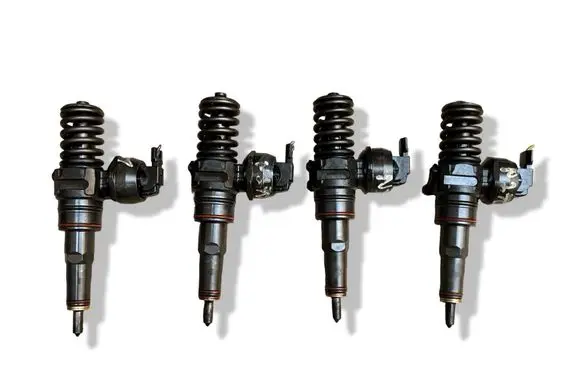 Volkswagen Golf IV Fuel injector 038130073AL