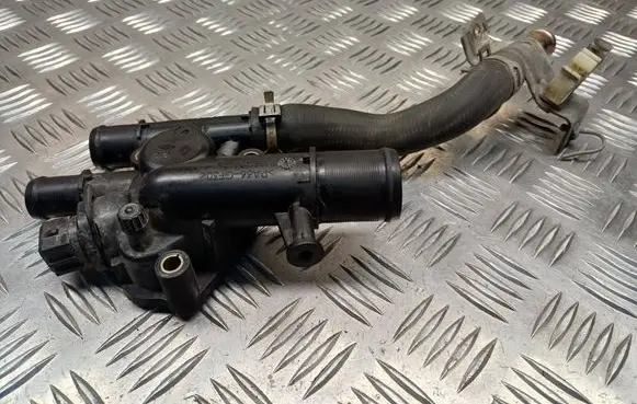 Nissan Primera Thermostat/thermostat housing 8200112054B 21307AW300