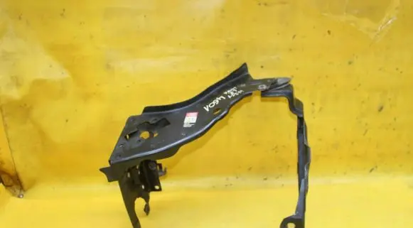 Mercedes-Benz E W211 Headlight/headlamp mounting bracket