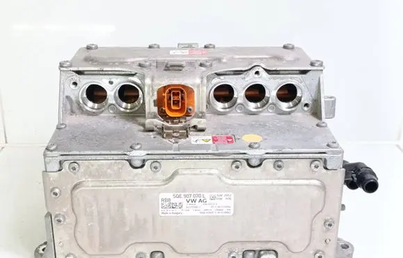 Volkswagen Golf VII Voltage converter inverter 5QE907070L