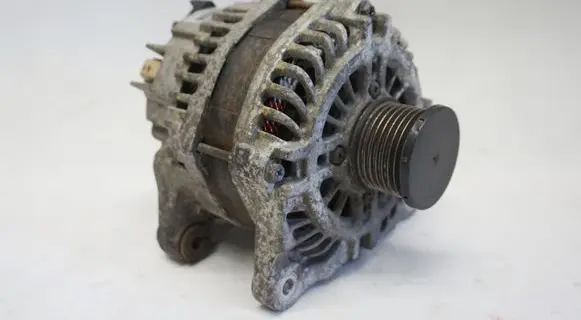 Opel Vivaro Generator/alternator