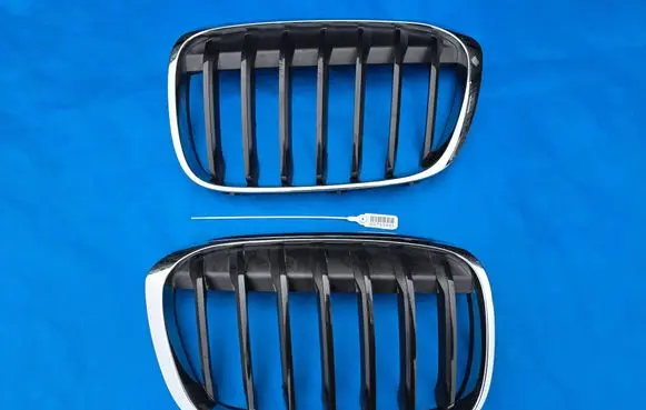 BMW X1 F48 F49 Front bumper upper radiator grill 7354824 7354823