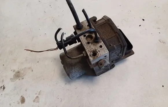 Audi A6 S6 C5 4B ABS Pump 4B0614517G