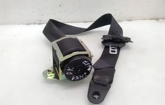 Land Rover Discovery 3 - LR3 Front seatbelt