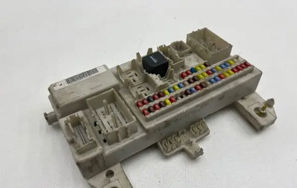 Ford Focus C-MAX Fuse module 3M5T14A073DF 00037652 519027312