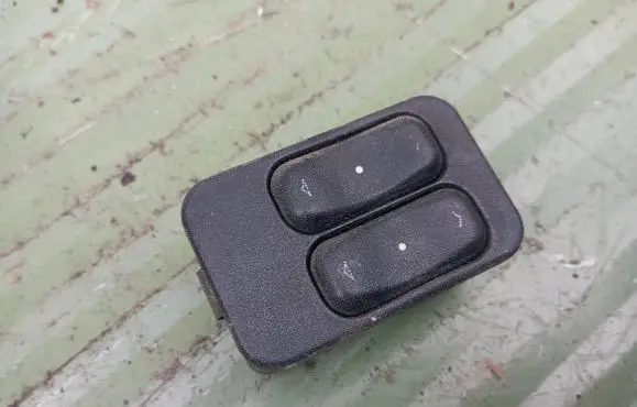 Opel Zafira A Electric window control switch 13363201 90561088 010300