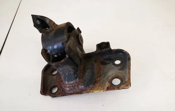 Toyota Auris 150 Engine mount bracket