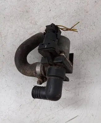 BMW 3 E36 Coolant heater control valve 8391418
