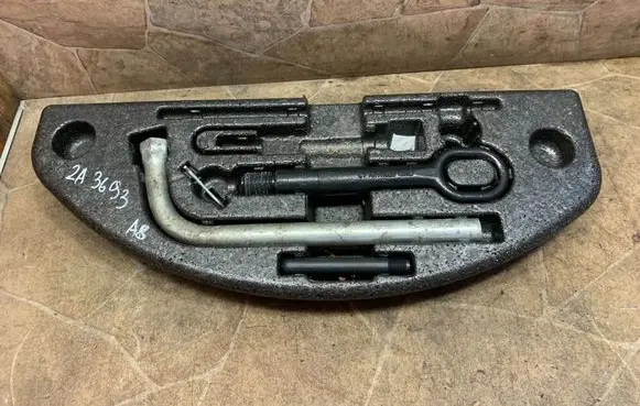 Audi A8 S8 D4 4H Tool set 4H0012110