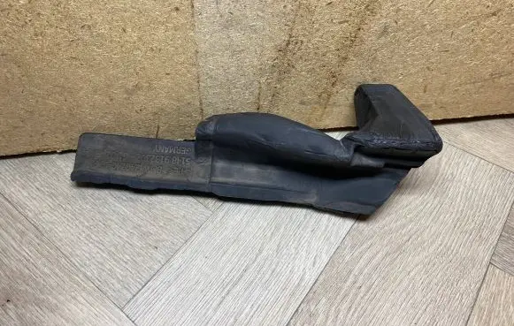 BMW 5 F10 F11 Other engine bay part 9132302 51489132302