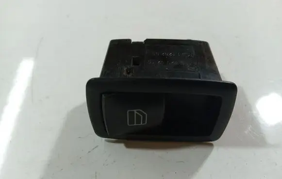 Mercedes-Benz B W245 Electric window control switch A1698205210
