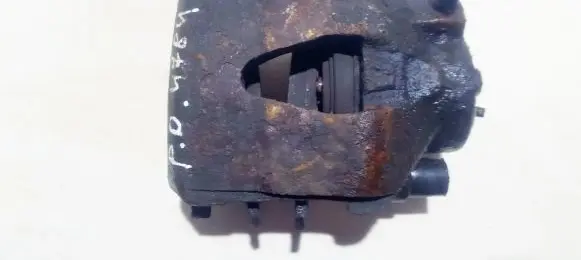Volkswagen Jetta V Front brake caliper