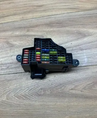 Volkswagen Golf VI Fuse module 1K1941824