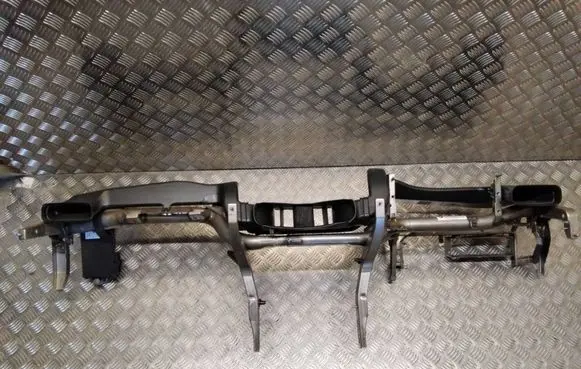 BMW 5 E60 E61 Dashboard cross member/frame bar 7034158 08072008101 080720081