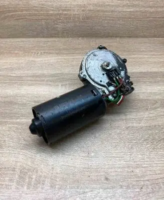 BMW 5 E34 Wiper motor 1384758 0390241413