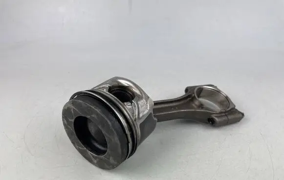Mini One - Cooper F56 F55 Piston with connecting rod N053E J4143