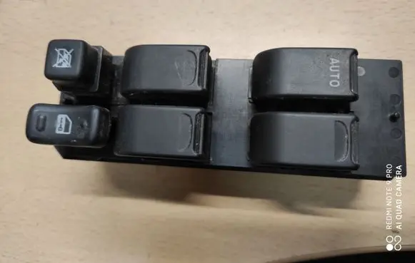 Suzuki Liana Electric window control switch