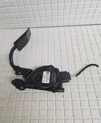 Audi A8 S8 D4 4H Accelerator throttle pedal 4H2723523B 6PV00950525