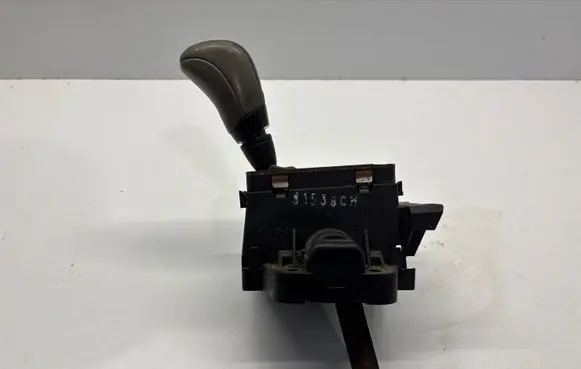 Mercedes-Benz CLK A208 C208 Gear shifter/selector A2022670537
