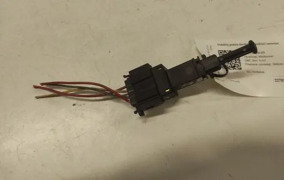Audi A3 S3 8L Brake pedal sensor switch 109001