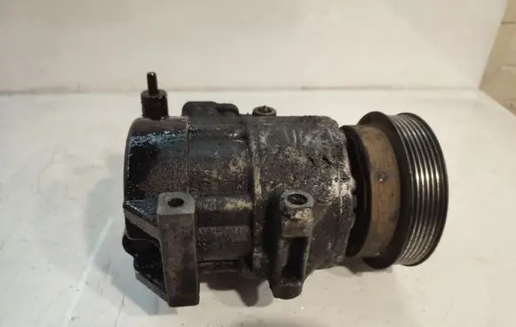 KIA Carens II Air conditioning (A/C) compressor (pump)