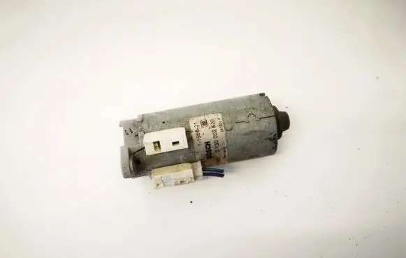 BMW X3 E83 Seat adjustment motor 0130002620 1-2003-01