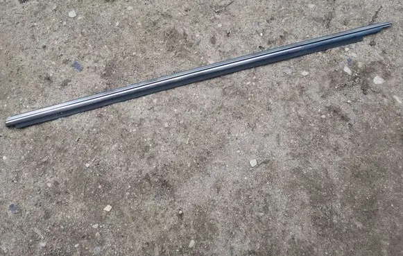Mercedes-Benz S W140 Front door glass trim molding