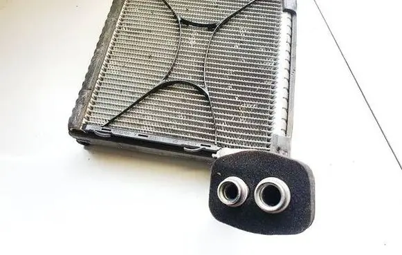 A/C cooling radiator (condenser)